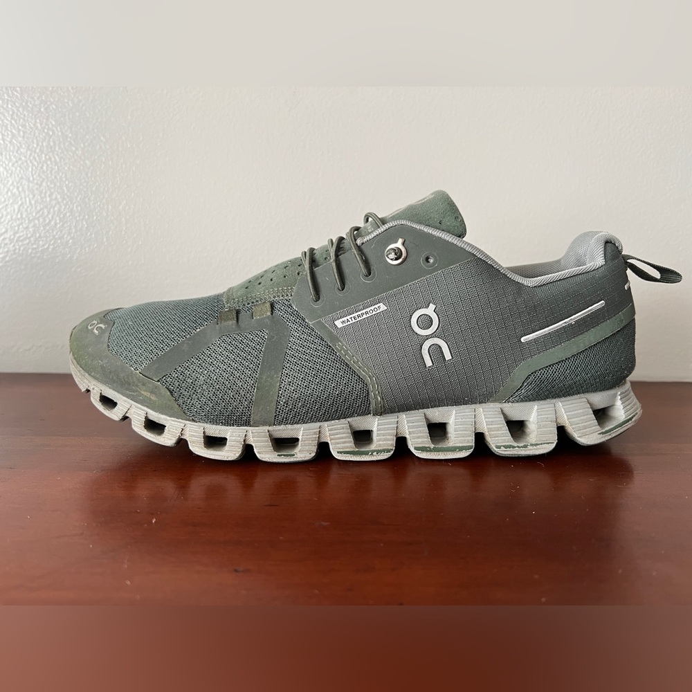 On Cloud Men's Army Green Running Shoes Sz 10 OnCloud sneakers